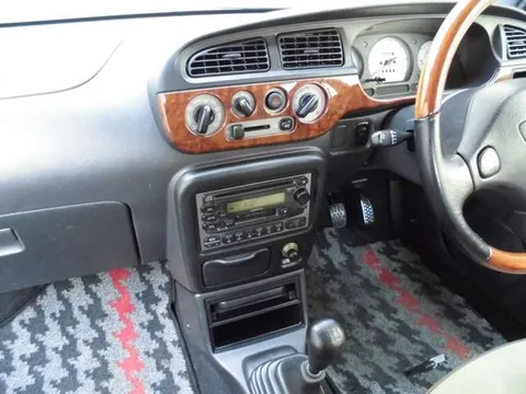 Daihatsu Mira Gino