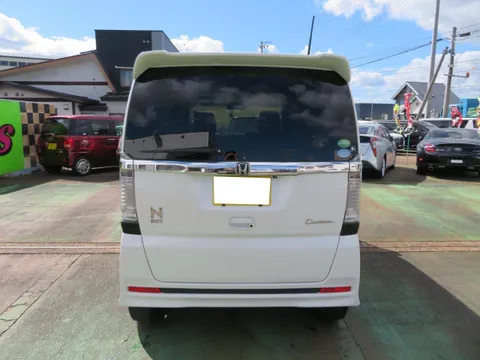 Honda N-BOX Custom