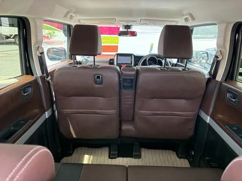 Honda N-BOX Slash