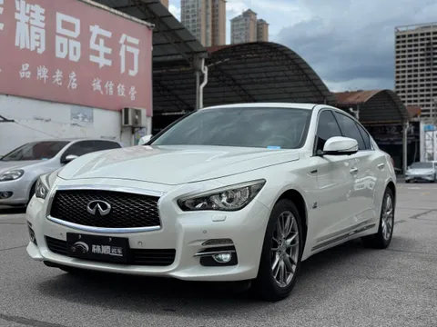 Infiniti Q50L