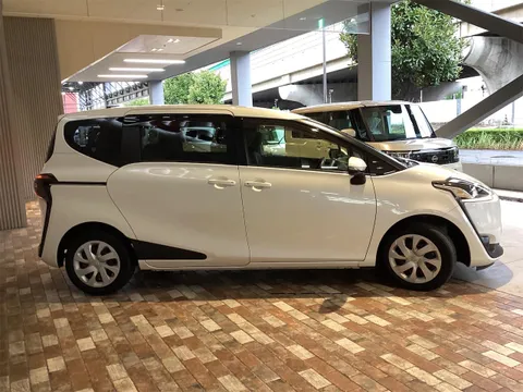Toyota Sienta