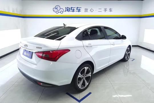 Chery Arrizo 5