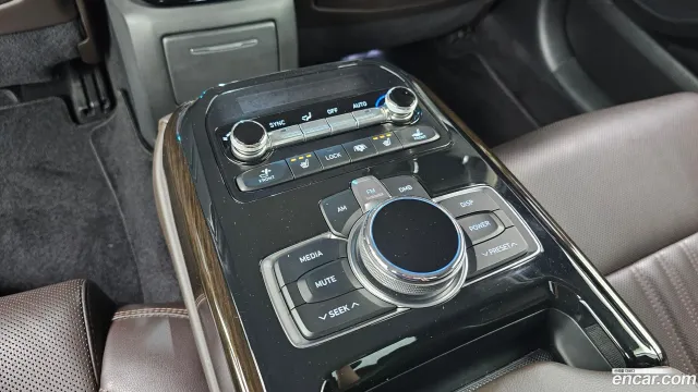 Genesis G90 (EQ900)