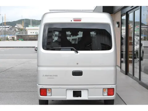 Mitsubishi Minicab Van