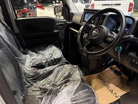 Nissan Clipper Van