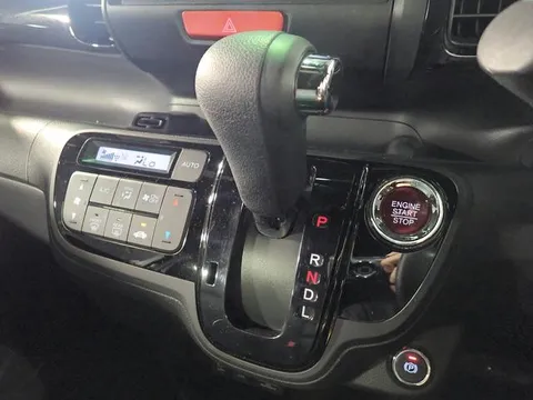 Honda N-BOX Slash