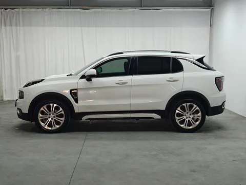 Lynk & Co 01