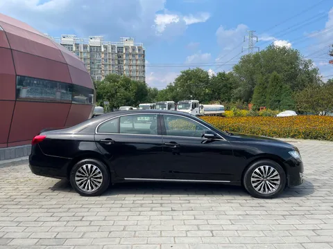Hongqi H7