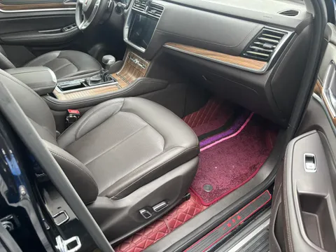 Roewe RX8