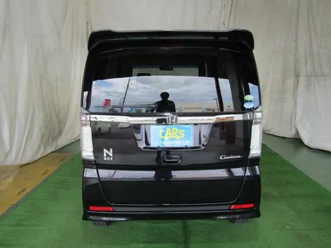 Honda N-BOX Custom