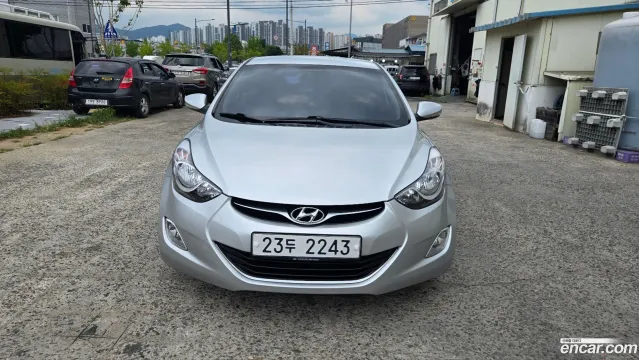Hyundai Elantra (Avante)