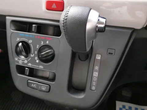 Daihatsu Mira Tocot