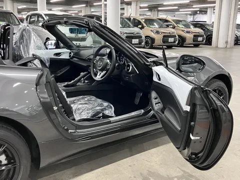Mazda MX-5 (Roadster)