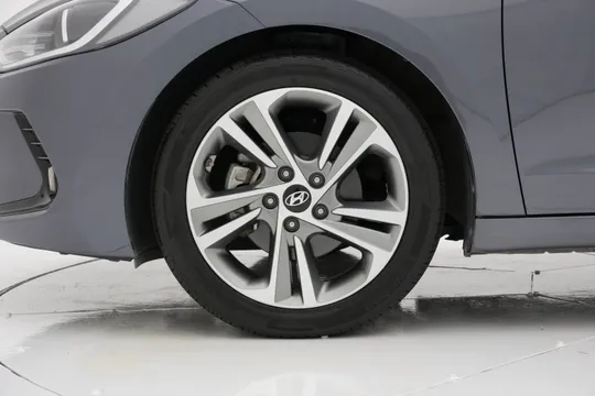 Hyundai Elantra (Avante)