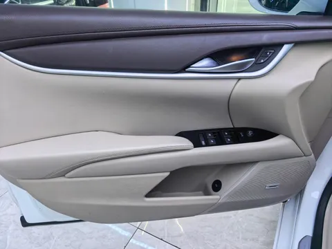 Cadillac XTS