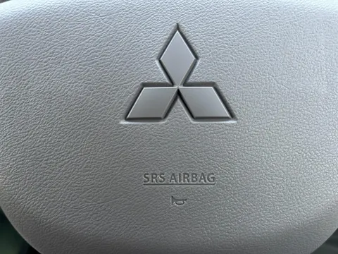 Mitsubishi Minicab Van