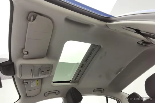 Roewe i5