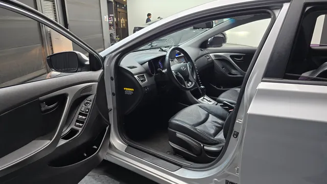 Hyundai Elantra (Avante)