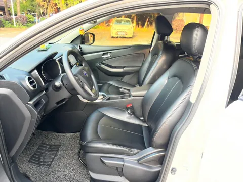 Venucia T70
