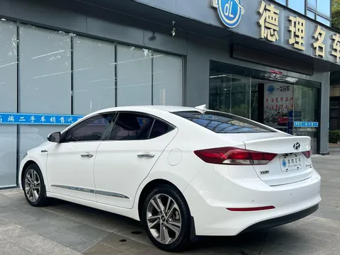 Hyundai Elantra (Avante)