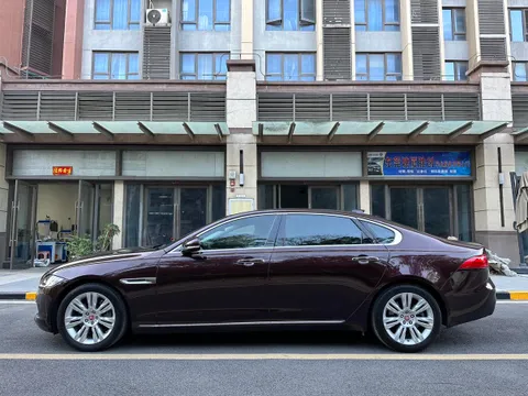 Jaguar XFL