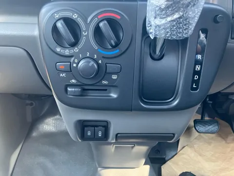 Mitsubishi Minicab Van