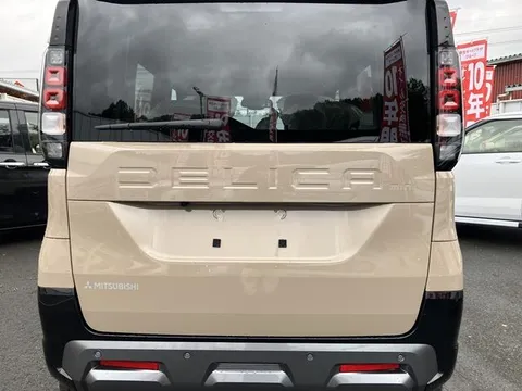 Mitsubishi Delica Mini