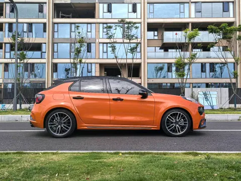 Lynk & Co Lynk & Co 02
