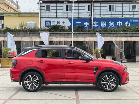 Lynk & Co 01