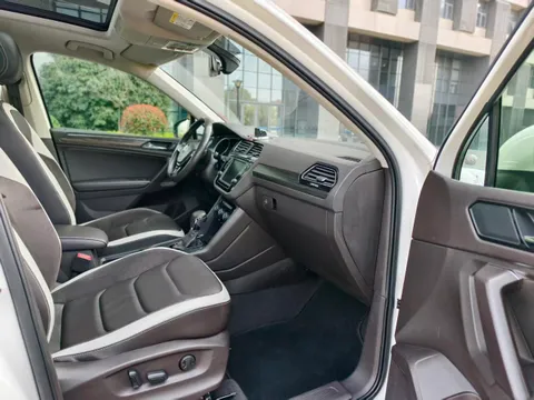 Volkswagen Tiguan L
