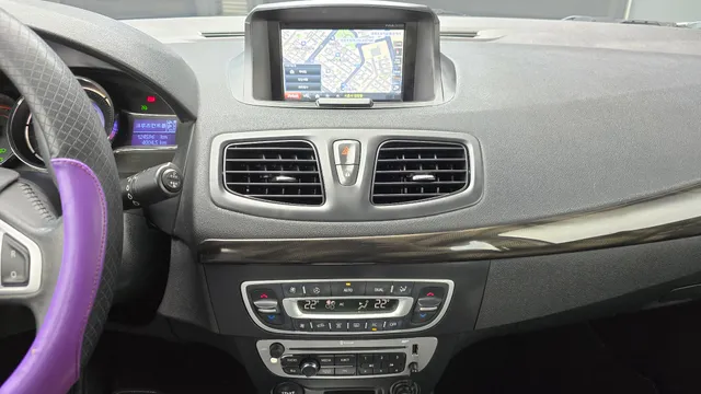 Renault SM3