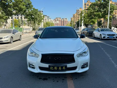 Infiniti Q50L