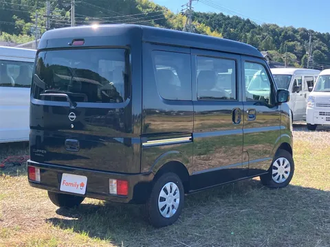 Nissan Clipper Van