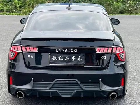 Lynk & Co 03