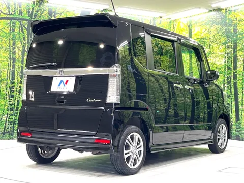 Honda N-BOX Custom