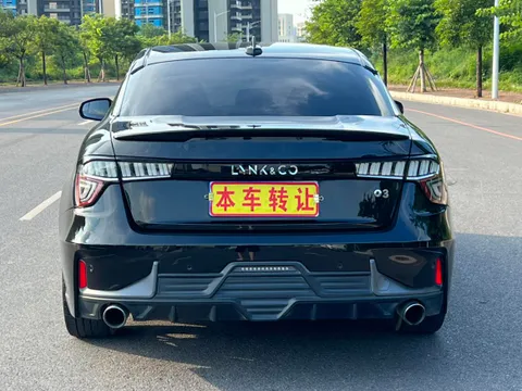 Lynk & Co 03
