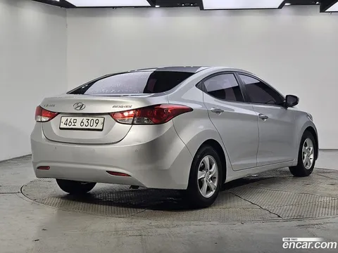 Hyundai Elantra (Avante)