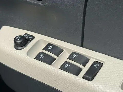 Daihatsu Mira Tocot