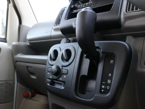 Mitsubishi Minicab Van