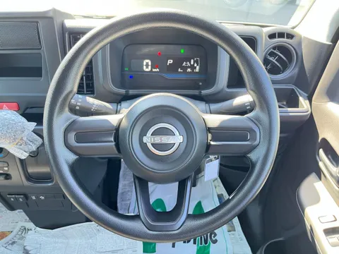 Nissan Clipper Van
