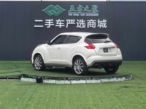 Infiniti ESQ