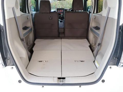 Honda N-BOX Slash