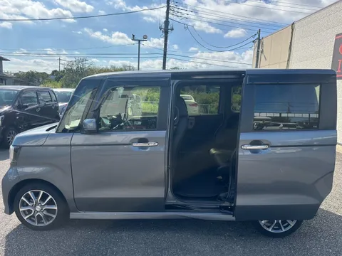 Honda N-BOX Custom