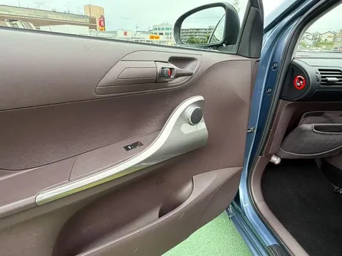Toyota iQ