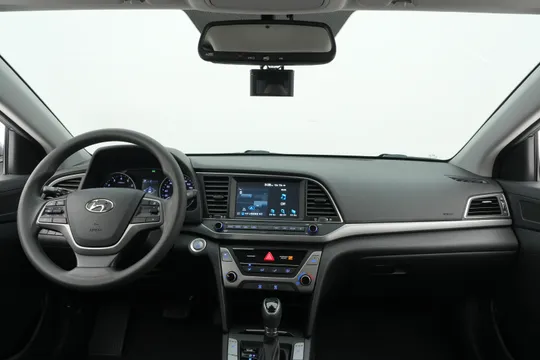 Hyundai Elantra (Avante)