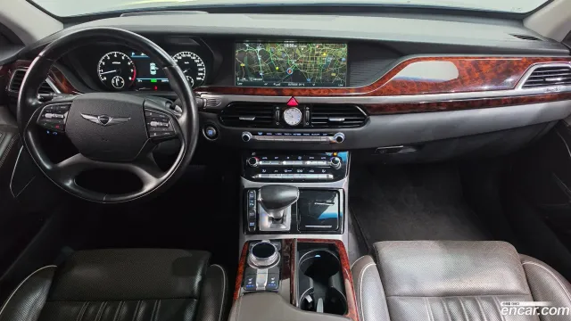 Genesis G90 (EQ900)