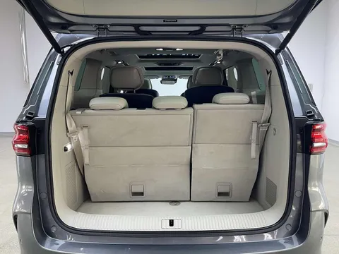 Roewe iMAX8