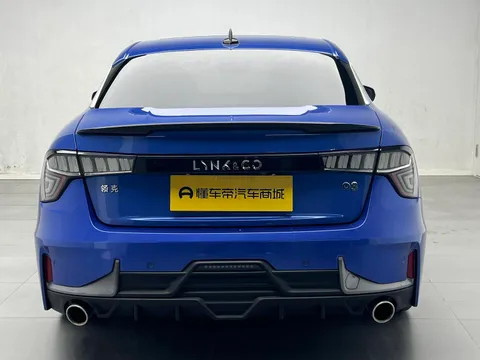 Lynk & Co 03