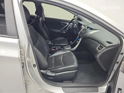 Hyundai Elantra (Avante)