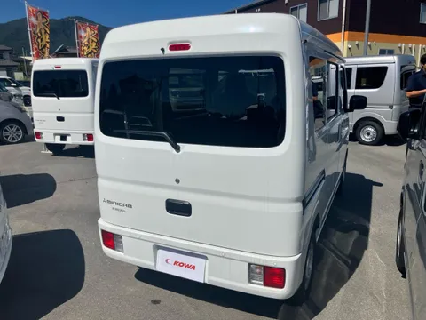 Mitsubishi Minicab Van